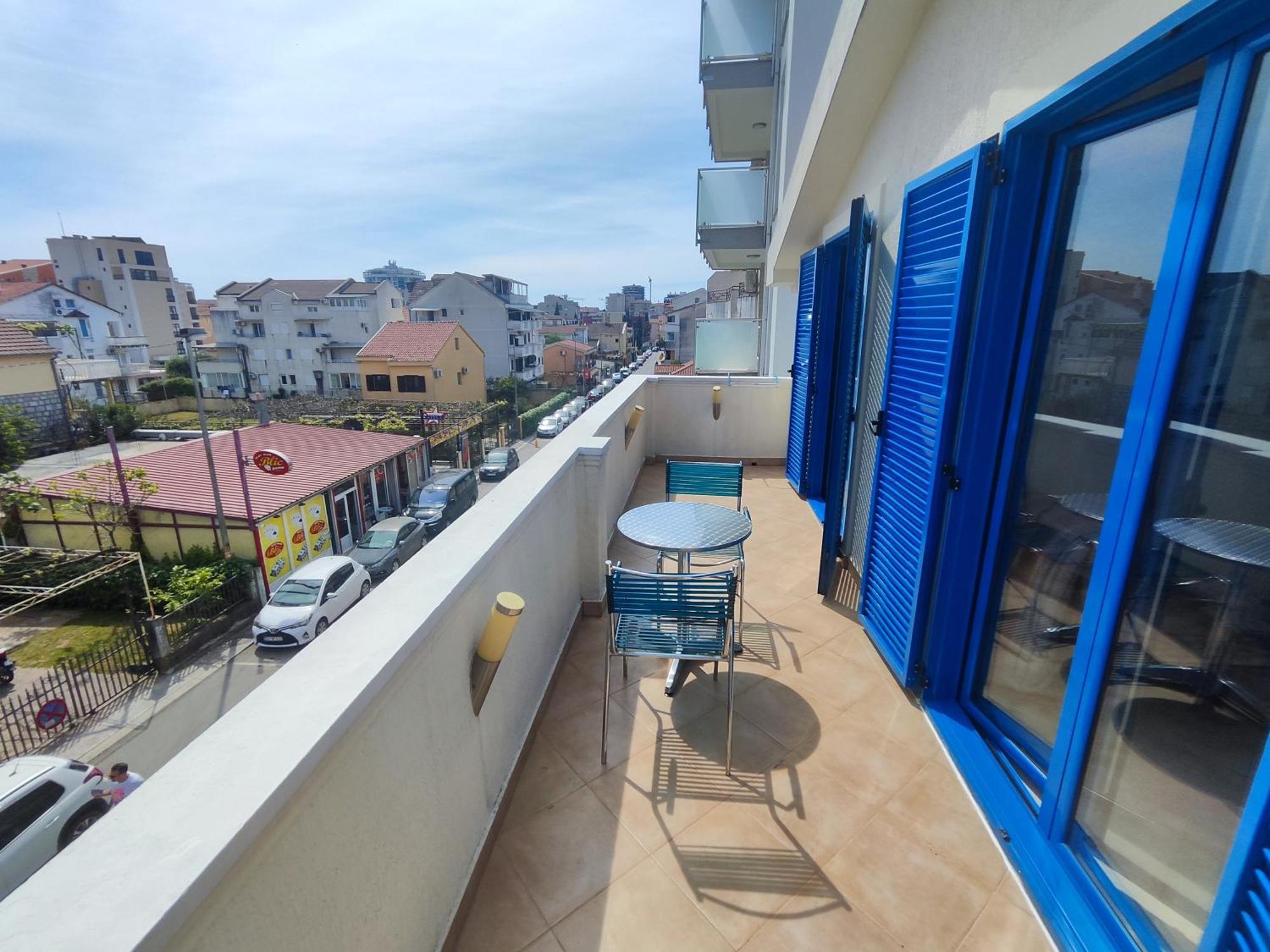Glory Apartment *
